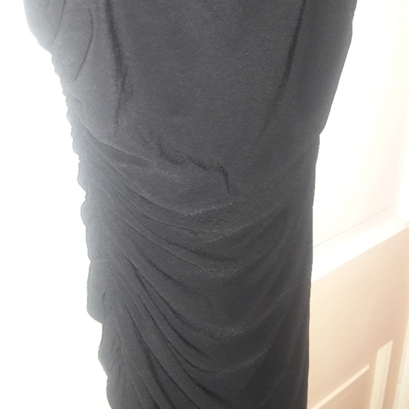 🔥LITTLE BLACK DRESS🔥 - Picture 3 of 5